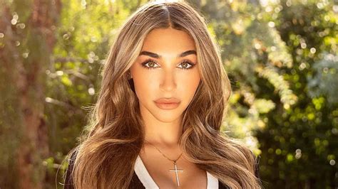 Chantel Jeffries flaunts her jaw